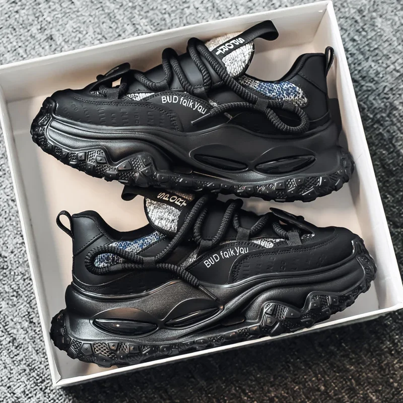 

2025: мужская обувь. Новая дышащая толстая подошва. Тенденция, увеличивающая рост. Модная и универсальная повседневная спортивная удобная тенденция.