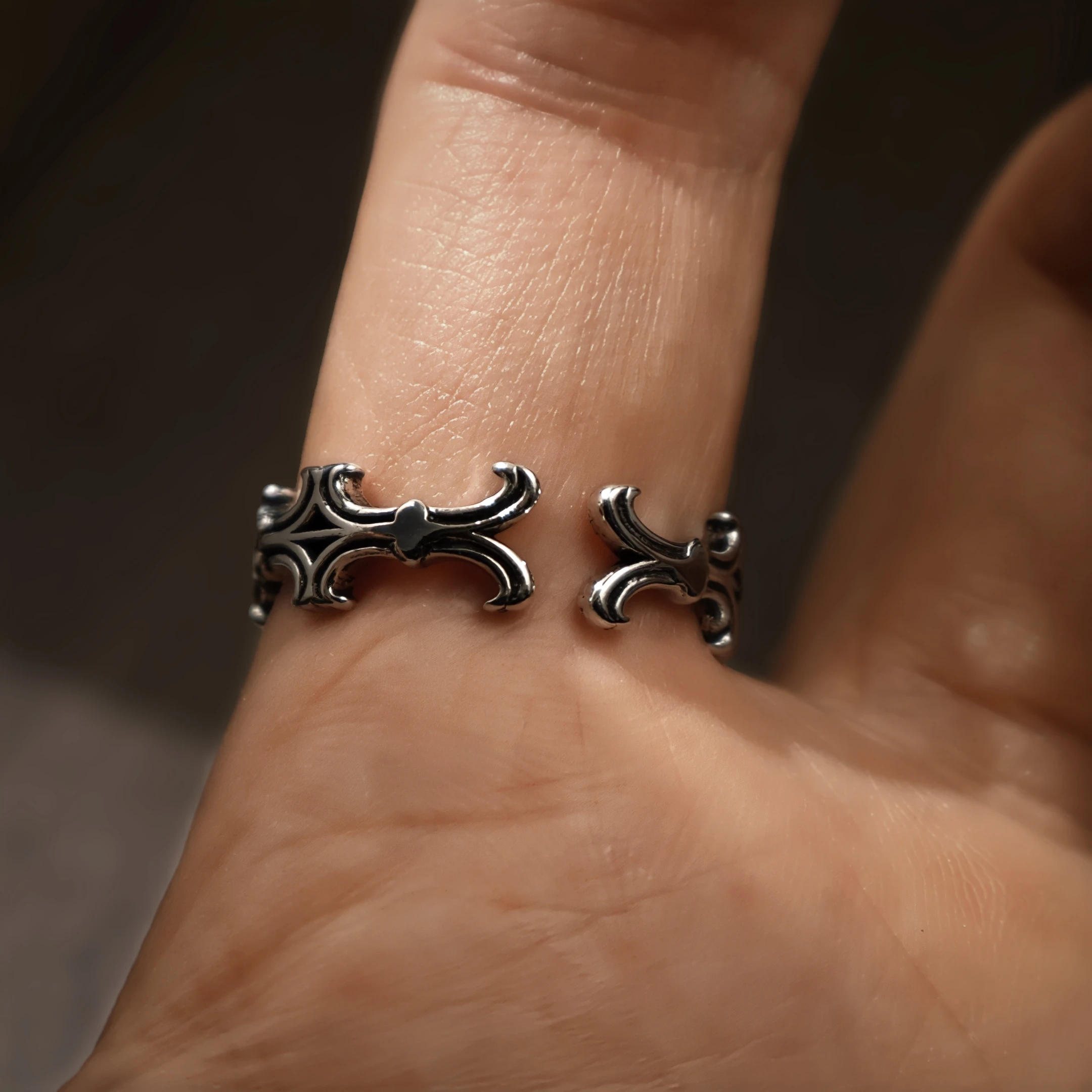 Retro Iris Kreuz Rhombus Verstellbarer Offener Ring für Männer Versilbertes Messing Gothic Punk Edgy Schmuck Unisex Accessoires Cooles Geschenk – Detail 10