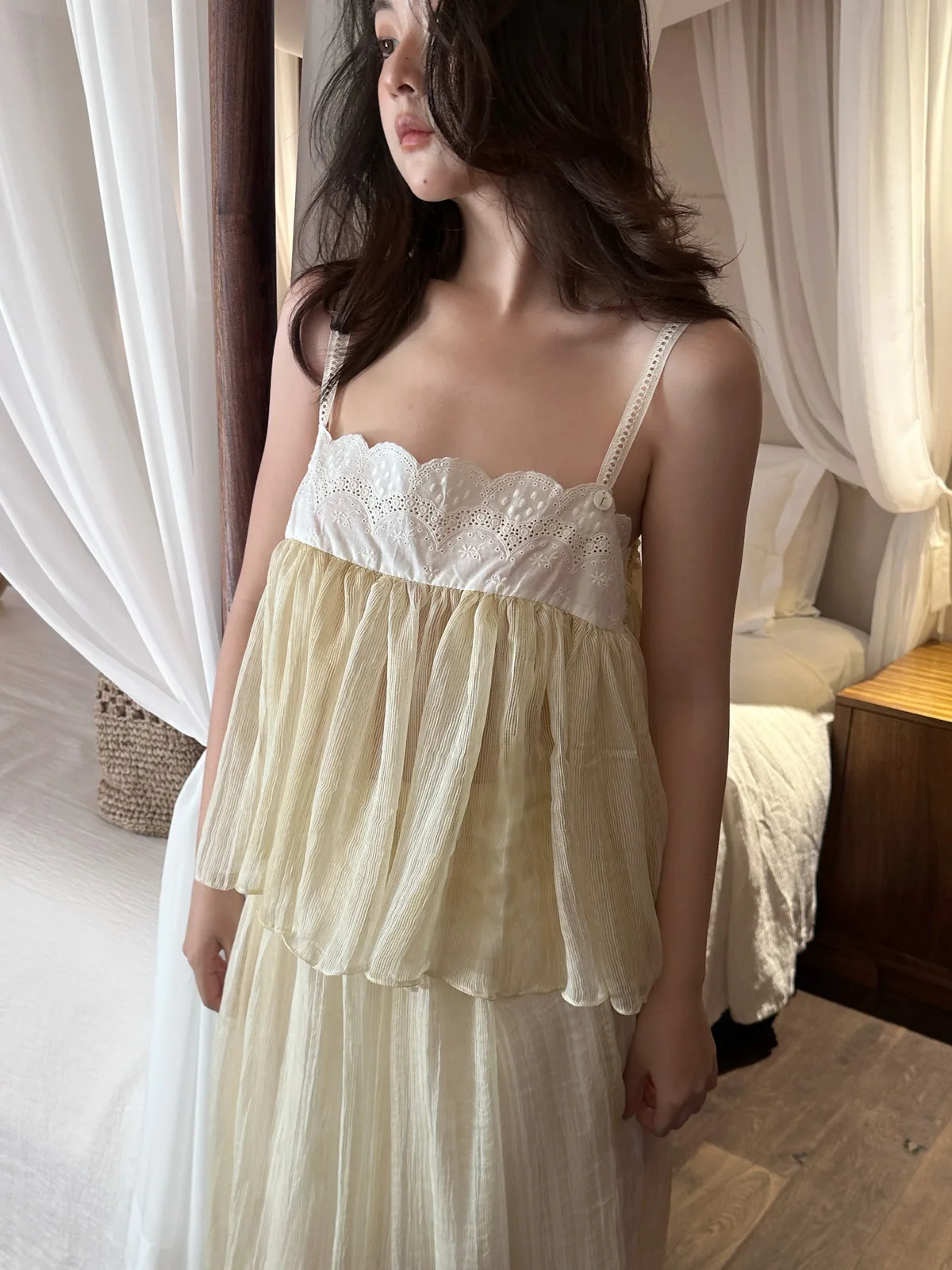 

Синий топ на бретельках и юбка из шифона с вышивкой и пэчворком в винтажном стиле, французский крой, облегающий...