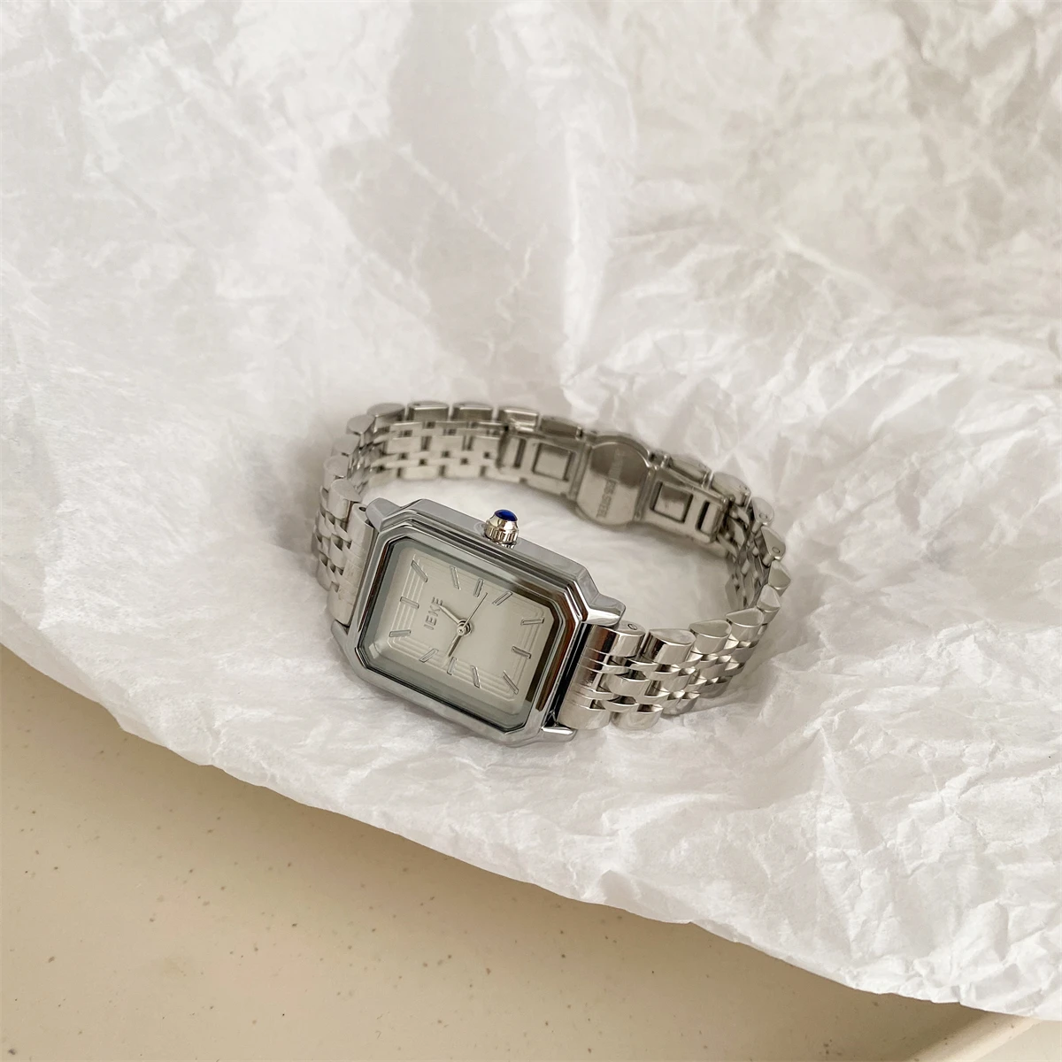 Stylish Casual Simple Square Watch For Women Korean Style Trendy Student Style Steel Strap Retro Small Gold Watch, Quartz Watch.