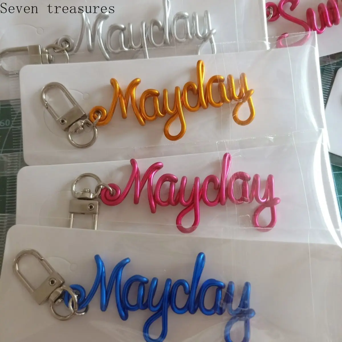 

Handmade name keychain hanging for friends, children, personalized gifts, intangible cultural heritage metal weaving