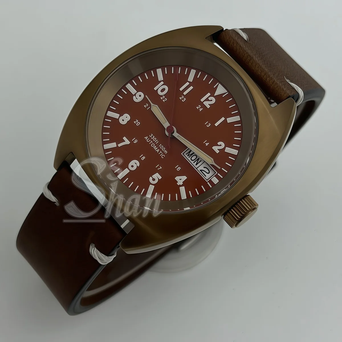36mm 39mm nh36 fashionable automatic wristwatch equipped domed coated glass date window that is water-resistant to 100 meters