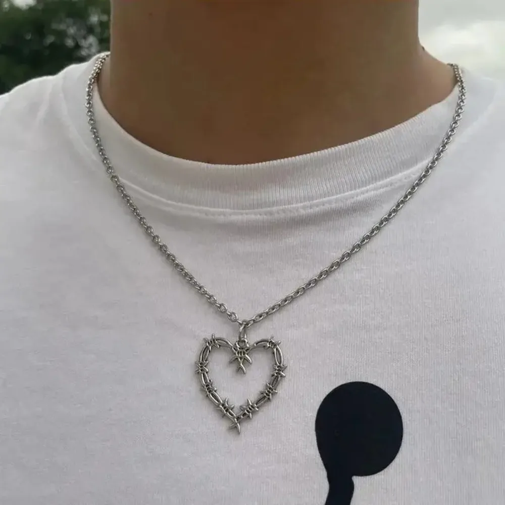 Simple, Handsome, Fashionable and Trendy Gothic Creative Love Thorn Necklace