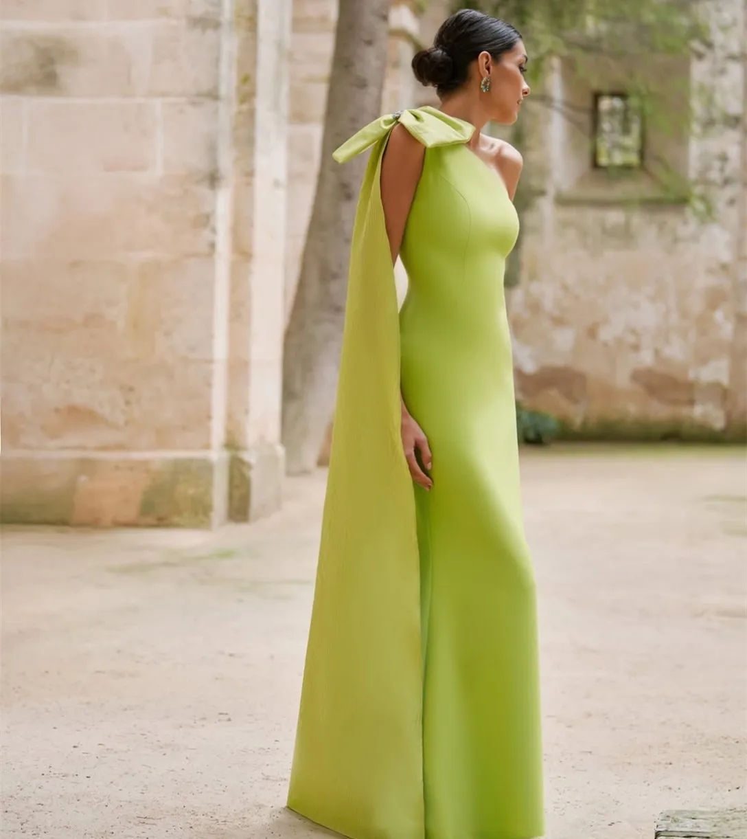 Vestidos de noite longos de chiffon personalizados com flor sereia um ombro plissado watteau trem vestido de convidado de casamento para mulheres