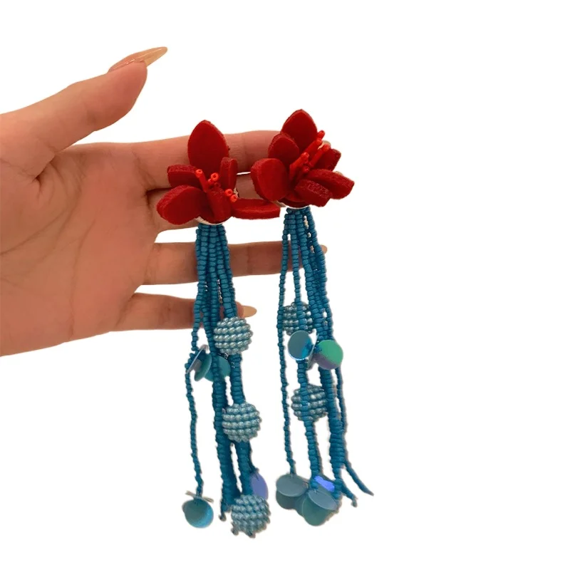 

Vintage red and blue contrasting flower beaded fringed earrings women's vacation wind exaggerated stud earrings
