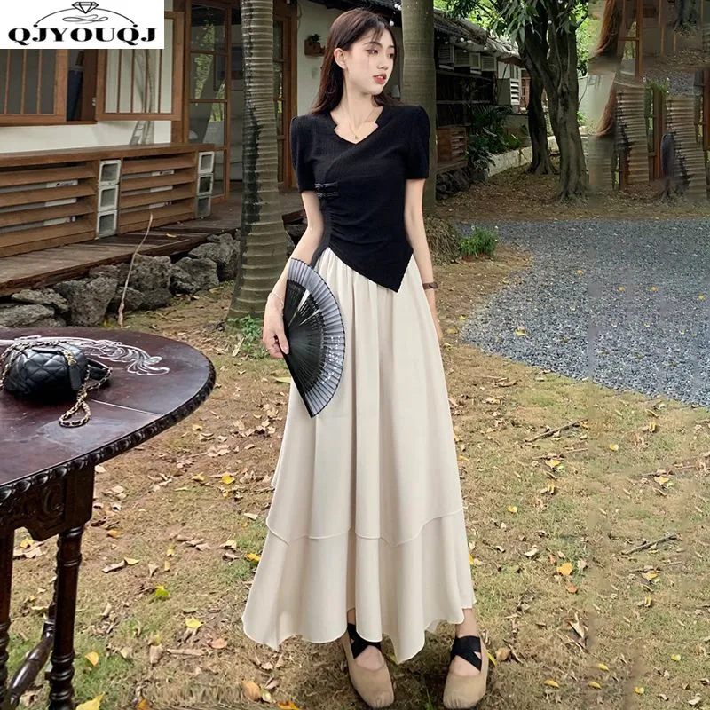 

2024 Spring/Summer Korean Edition New Women's Set Slim Fit and Slimming Half Length Skirt Two Piece Set for Women