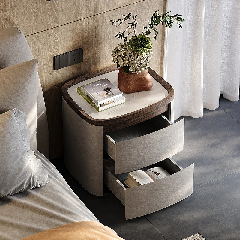 Italienischer hochwertiger Nachttisch. Möbelzubehör, Möbel