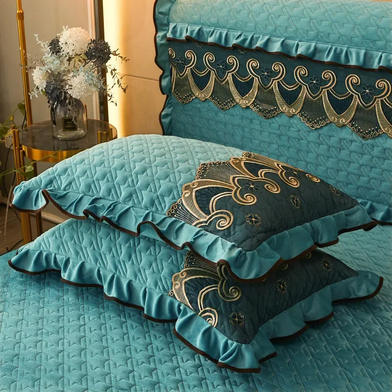 AI WINSURE-Lace Velvet Pillow Cover, European Warm Winter Pillowcases 2pcs Set, Soft Quilted Pillow Shams, 48x74cm