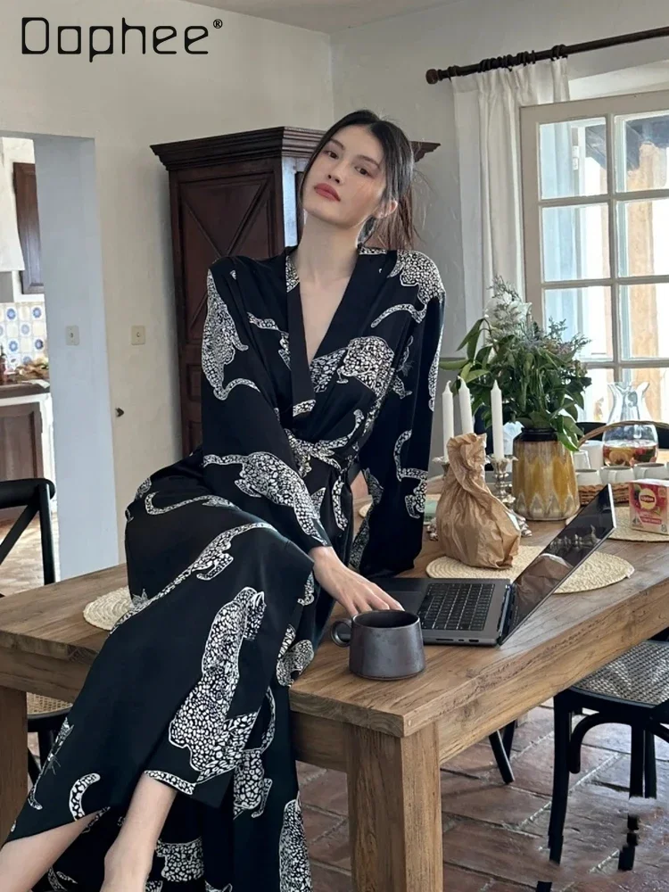 

Sexy Leopard Silk Long Robes Women Leopard Print Long Sleeve Lace Up Black Nightgown Chic Bathrobe Female Sleepwear