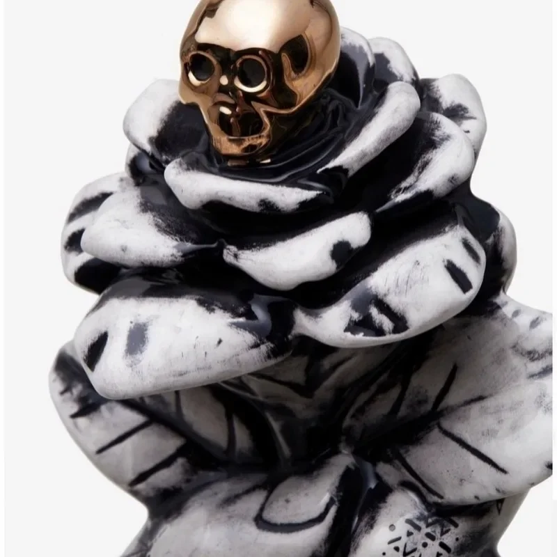 Home Decorations Figurines 20SS Fashion Trend Retro Style DR.WOO Tattoo Artist Skull Rose Incense Burner Desktop Ornaments