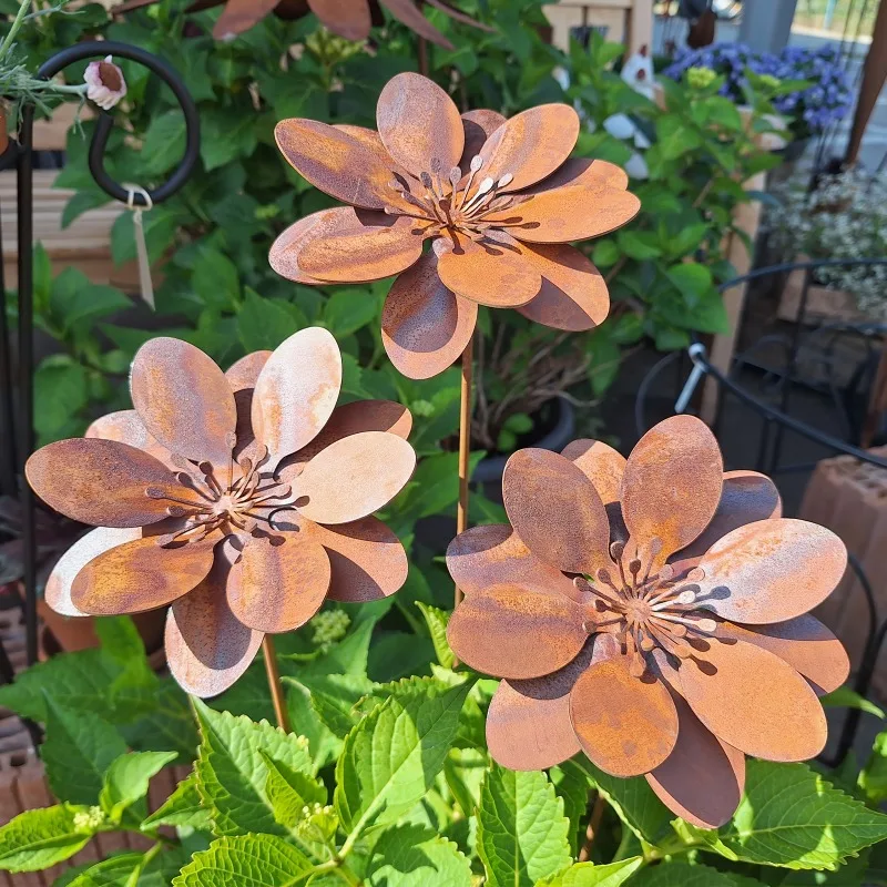 1/3 PCS Metal Three-Dimensional Flower Rust Garden Decoration Weather Resistant Garden Bracket Metal Flower Garden Decoration