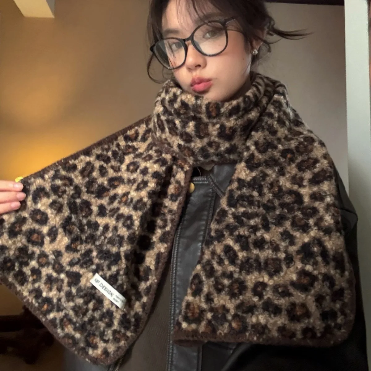 

Ladies' Leopard Scarves New Korean Y2K Kawaii Thickened Plush Warm High-quality Scarves For Girl Sweet Cool Cute Autumn Winter