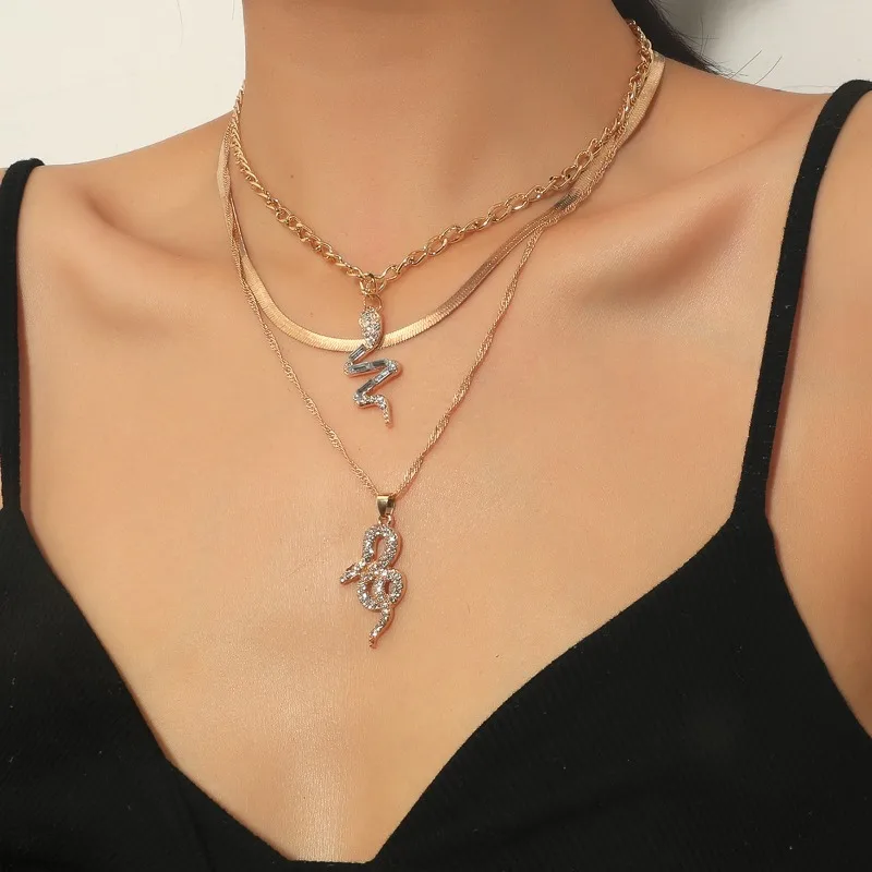 ضوء فاخر المتخصصة فريدة من نوعها ثعبان الترقوة سلسلة الشرير الرجعية زودياك سنة ثعبان قلادة للنساء مجوهرات الفولاذ المقاوم للصدأ 2025 Jp