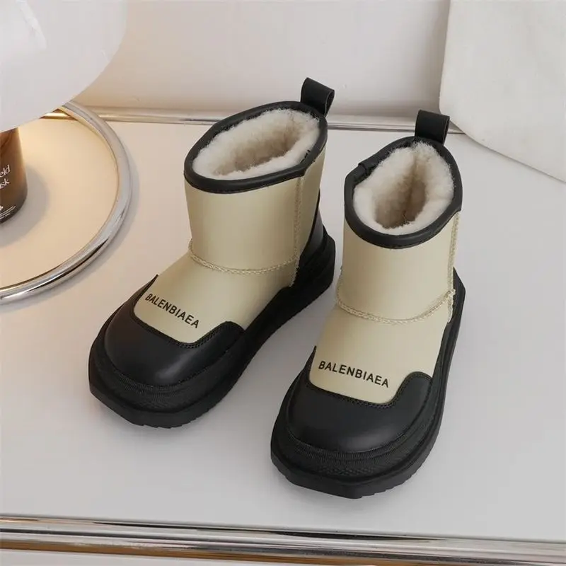

2026 Winter Kids Snow Boots Waterproof Warm Fleece Lined Non Slip Short Boots for Boys Girls Trendy Casual Winter Shoes