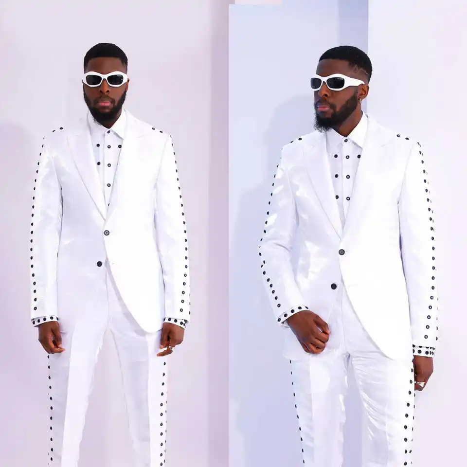 Customized Bling Mens Tuxedos Slim Fit White Peaked Lapel Groom Wedding Wear Jacket With Belt 2 Pieces Pants Sets