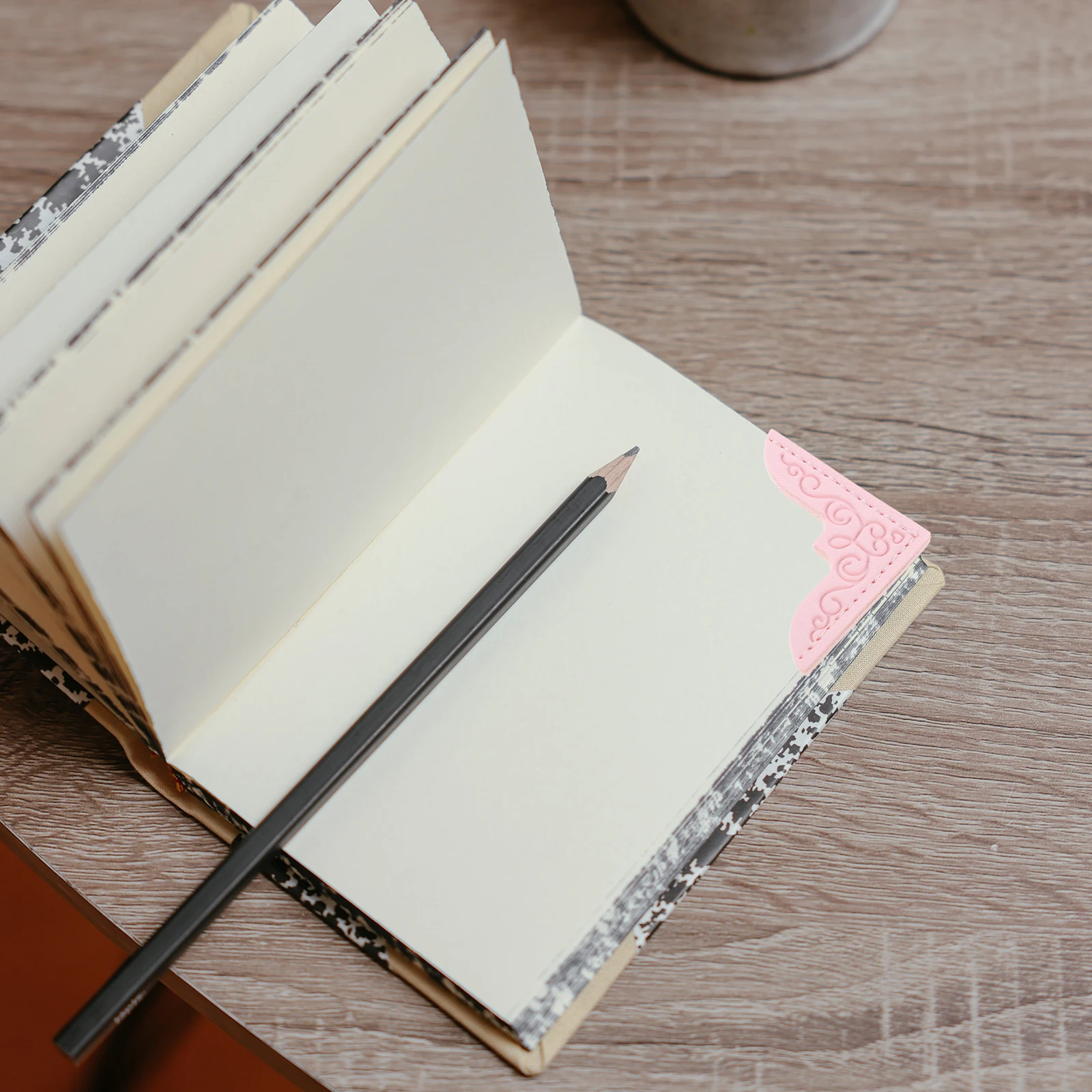 

4 Pcs Bookmark Protective Cover Corners Edge Protector Books Guard Pink Page Protectors Student