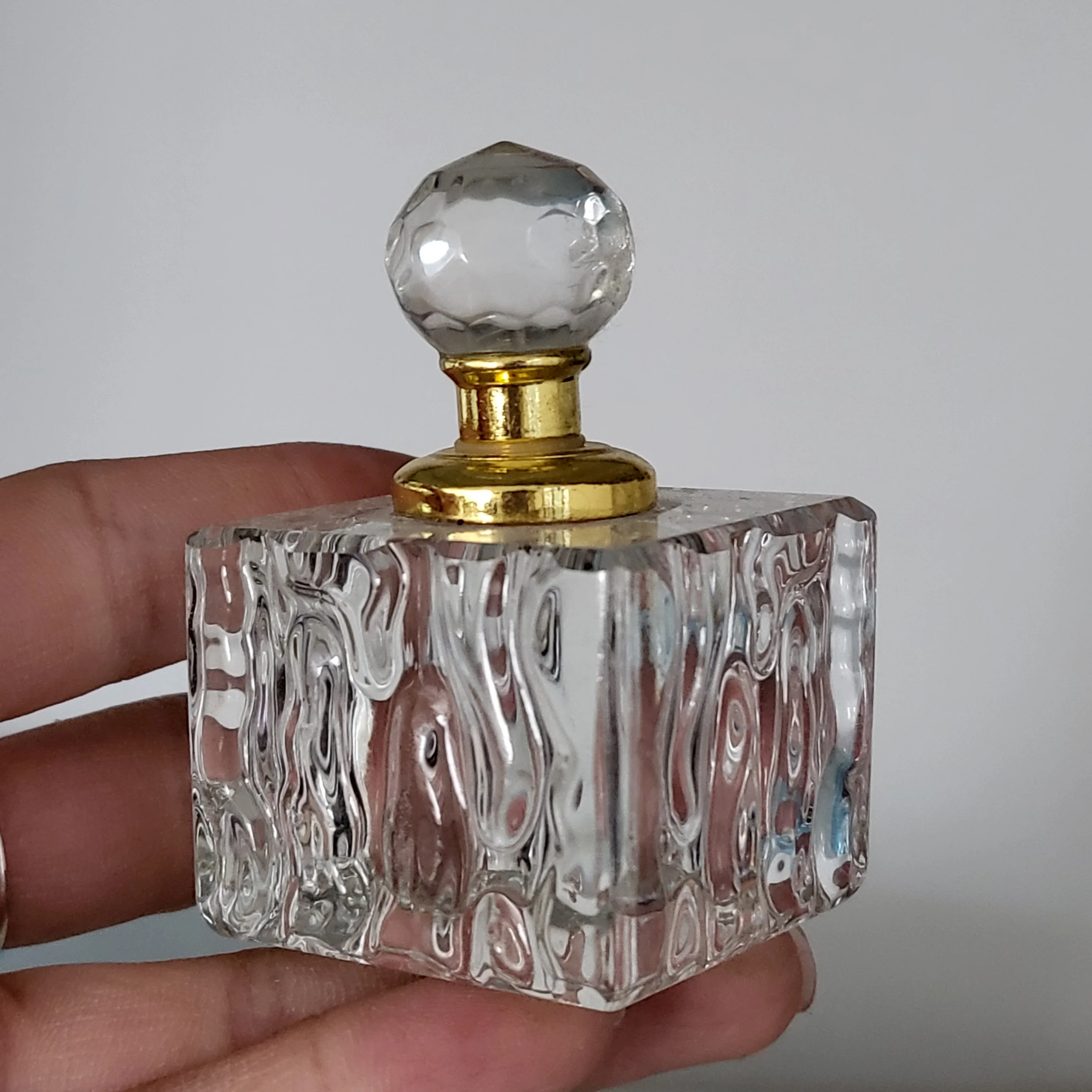 Glass Perfume Samples in Bottles to Store Women's Gifts