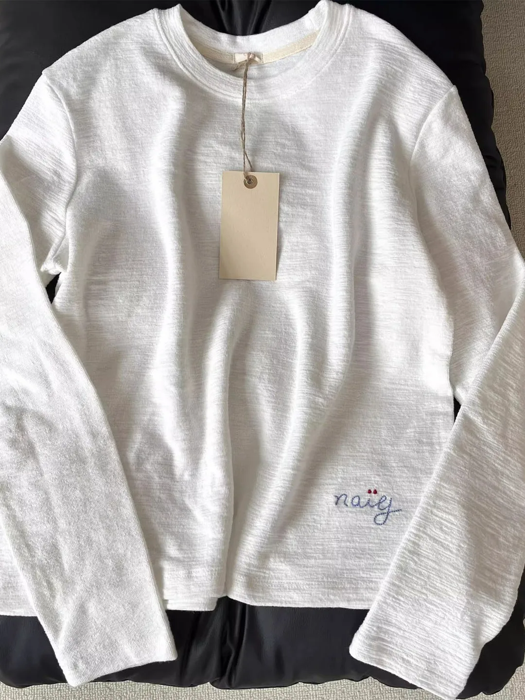 

Sli White Long Sve round Ne T-irt Women Early Spring Thin Simple Inner Wear Base irt oulder Width Regular Fit