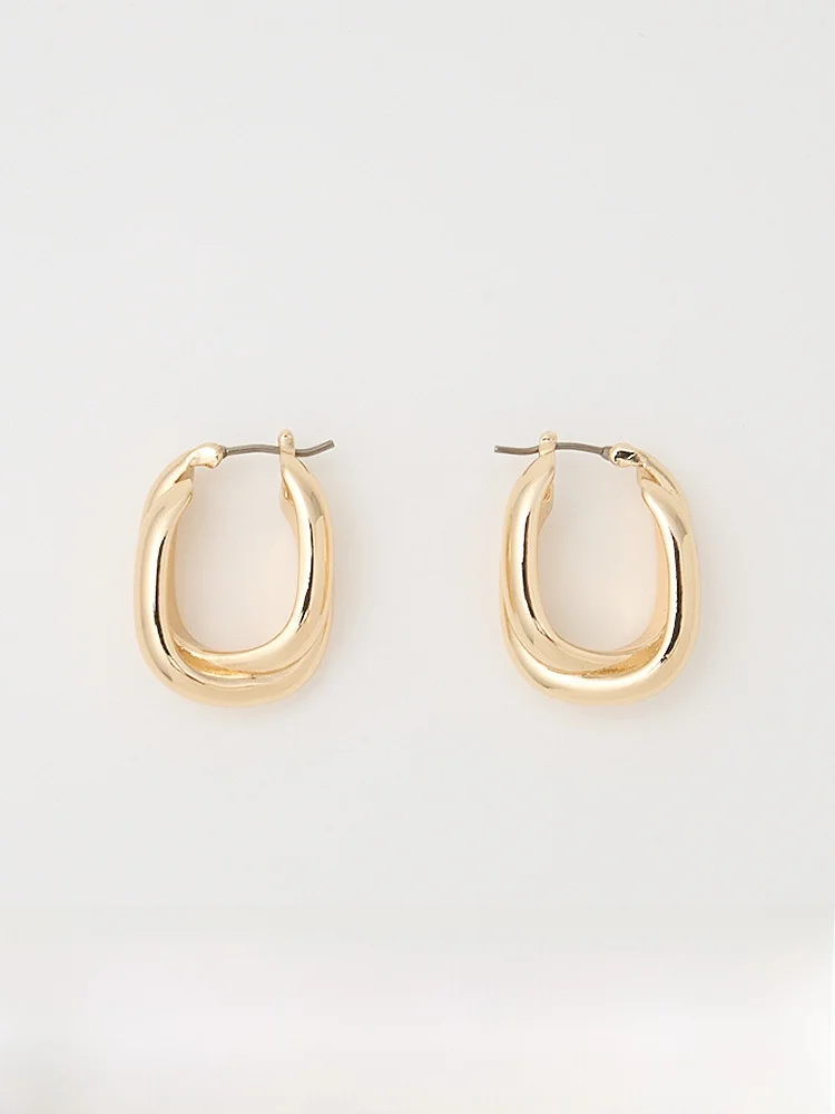 orecchini-ovali-in-metallo-moderni-e-alla-moda-nuova-collezione-primavera-2026-eleganti-accessori-di-gioielleria-di-moussy-010ia3567181
