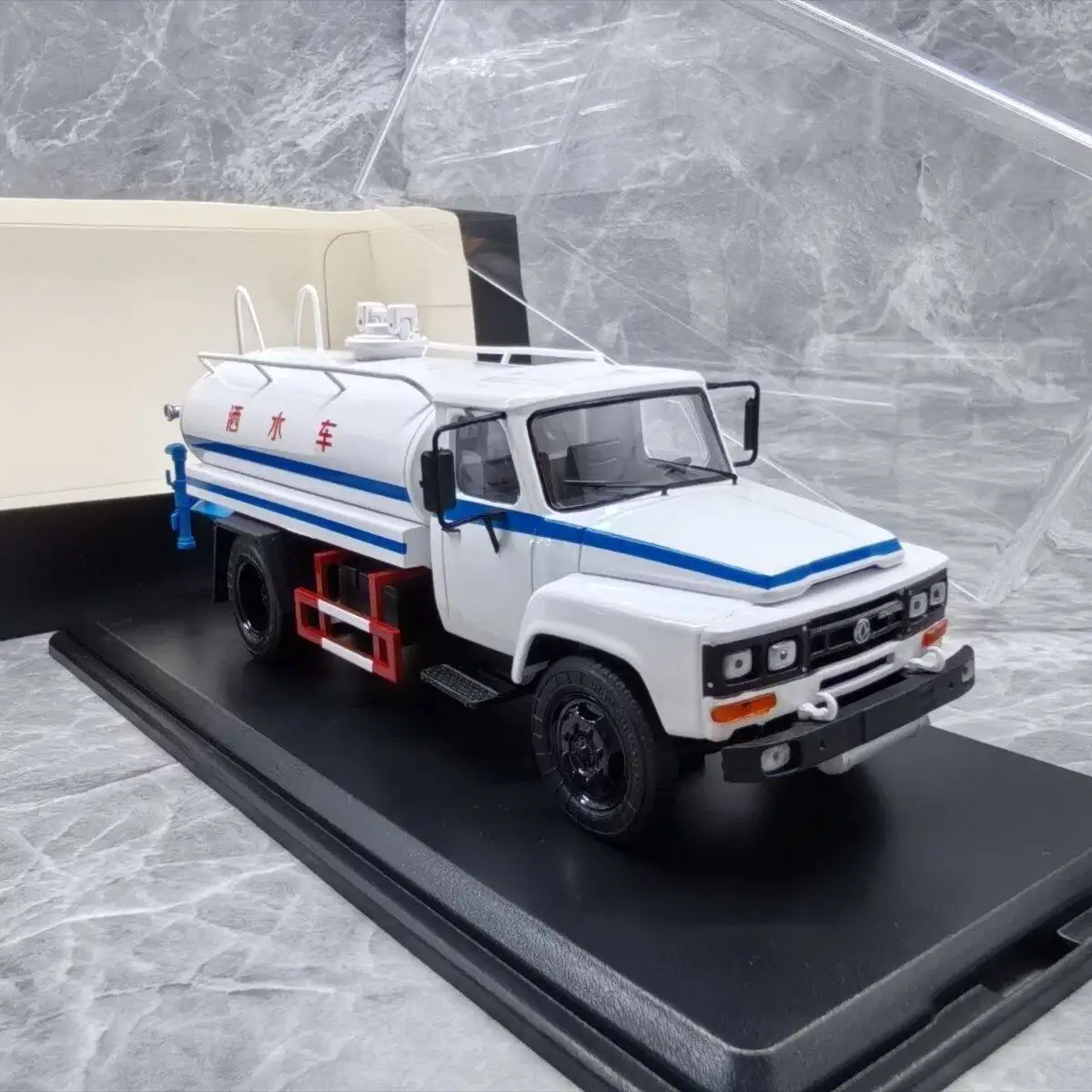 

1/43 Alloy Tanker Oil Car Model Diecasts Metal Road Maintenance Watering Truck Vehicles Car Model Miniature Scale Kids Toys Gift