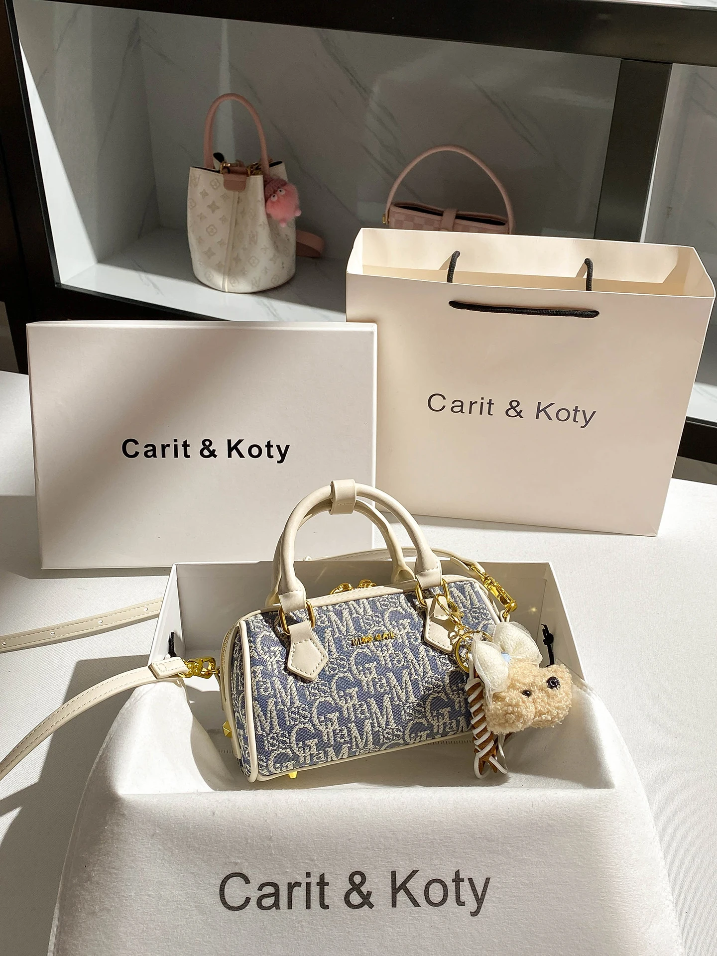 

Винтажные и роскошные дизайнерские сумки с нежной буквенной вышивкой, новинка 2025 года и популярные джинсовые сумки через плечо Boston