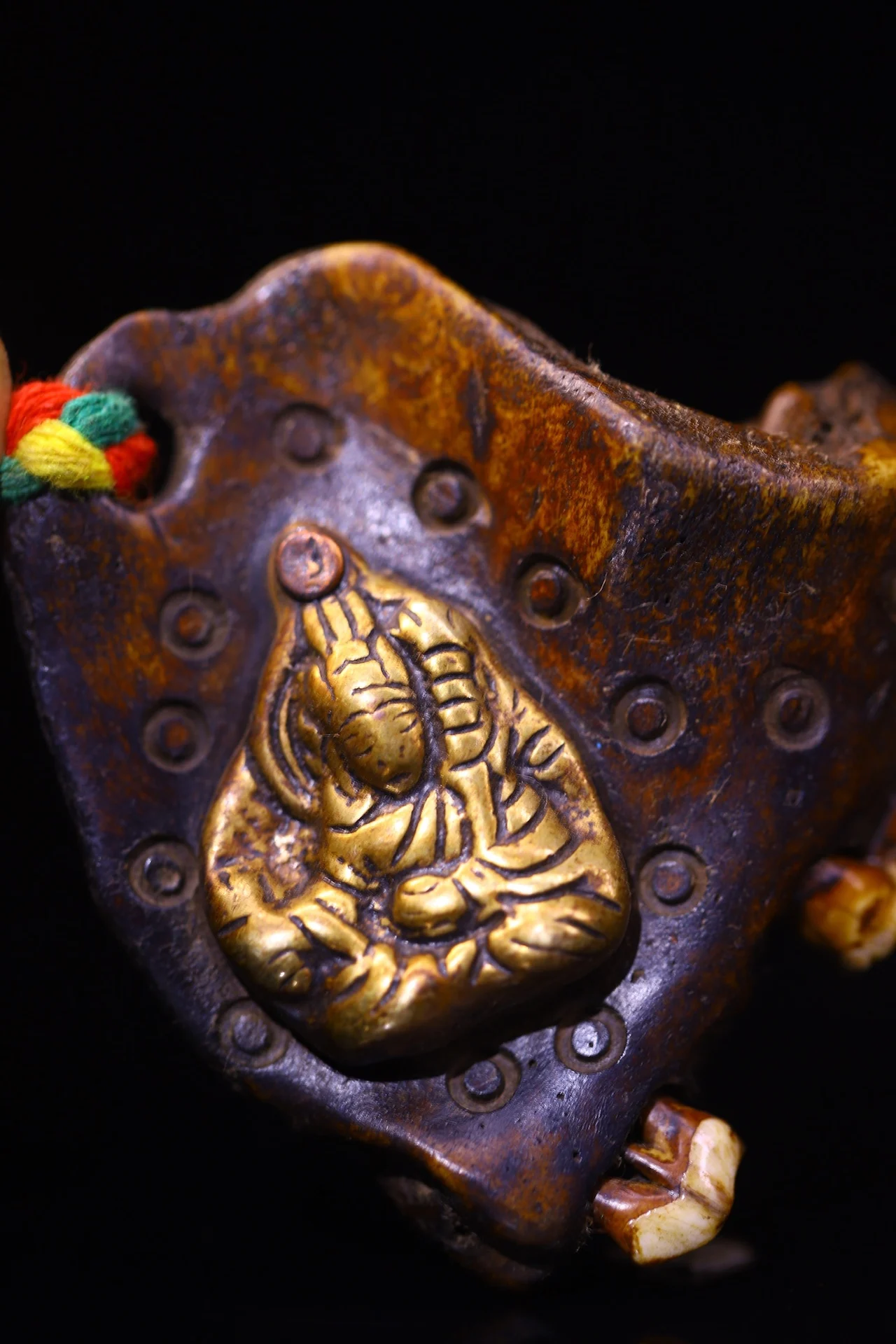 

3"Tibetan Temple Collection Old Natural Gabbra Cinnabar Padmasambha Buddha Card Kapala Pendant Amulet Dharam Town house Exorcism