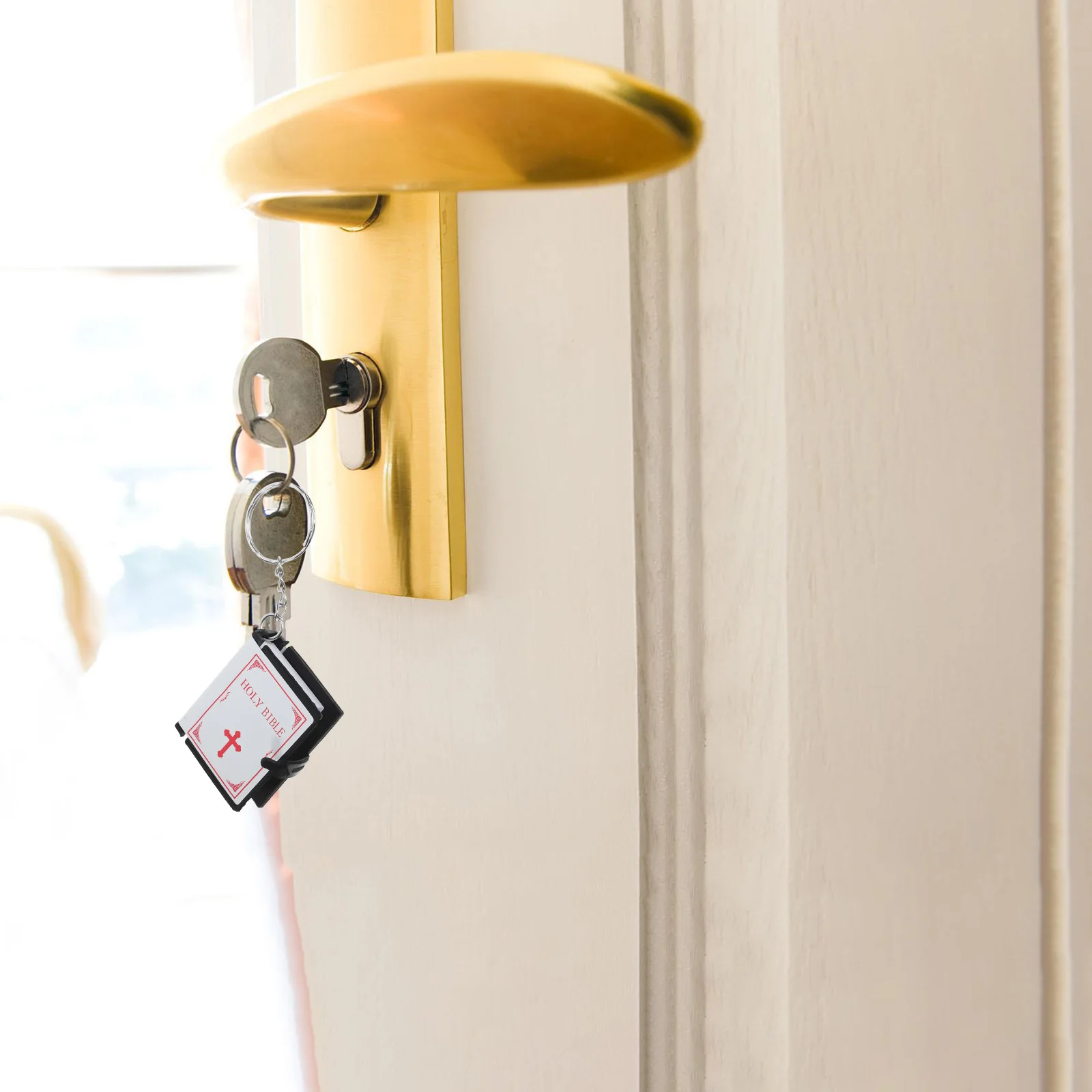 

8Pcs Mini Bible Keychain Creative Bible Book Pendant Sturdy Key Ring Bag Pendant Religious Gift Backpack Hanging Decoration