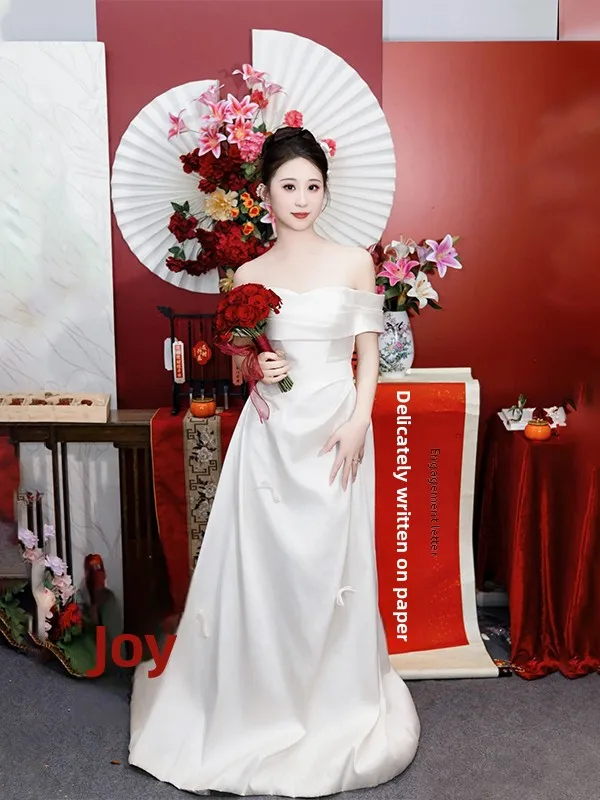 

2026 New Ele Satin Light Wedding Dr Simple One-oulder Engagement Morning Robe Ceremony Gown Korean Sle Flower Embr...