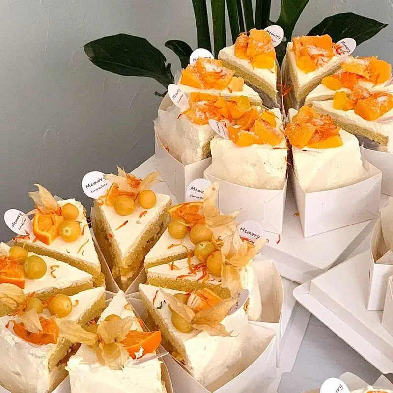 100pcs Kraft Paper Mousse Cake Dessert Surrounding Triangle Slice Hard Bounded Edge Wrap Tray Baking Cake Collar