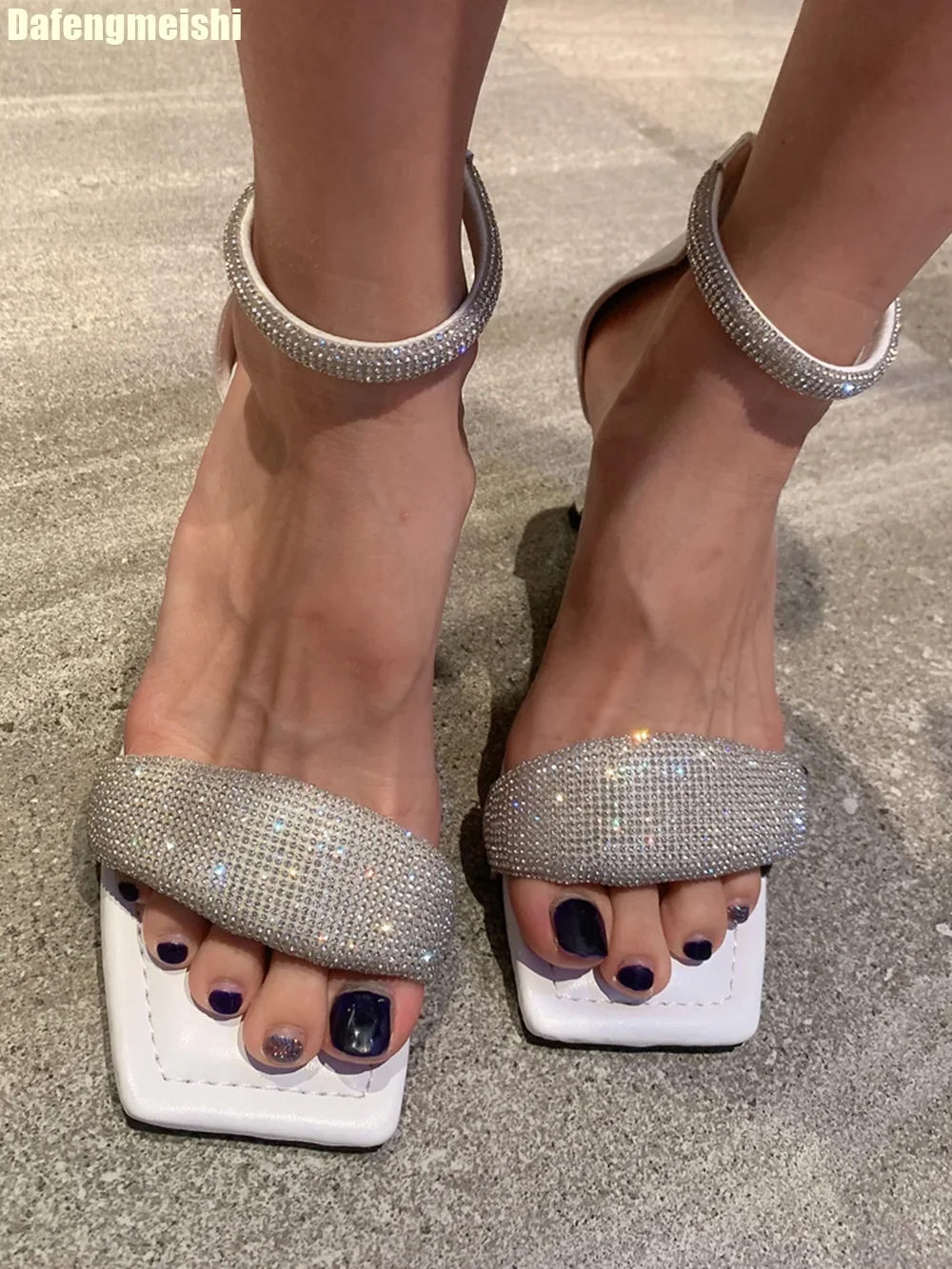 

Rhinestone Blingbling Square Toe Women Sandals 2025 Summer New Fashion Open Toe Crystal Ankle Strap Thin High Heels Sexy Sandals