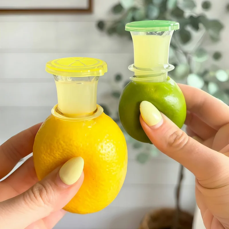 

Portable Handheld Lemon Squeezer With Lid Screw-Top Built-In Filter Manual Citrus Juicer Mini Fruit Press for Home Kitchen