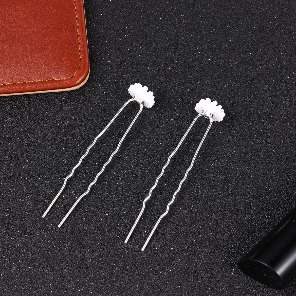 

16Pcs Yellow Daisy Hairpin Elegant Resin Flower U Shape Hair Accessories for Women Girls Wedding Birthday Daisy Hairpins