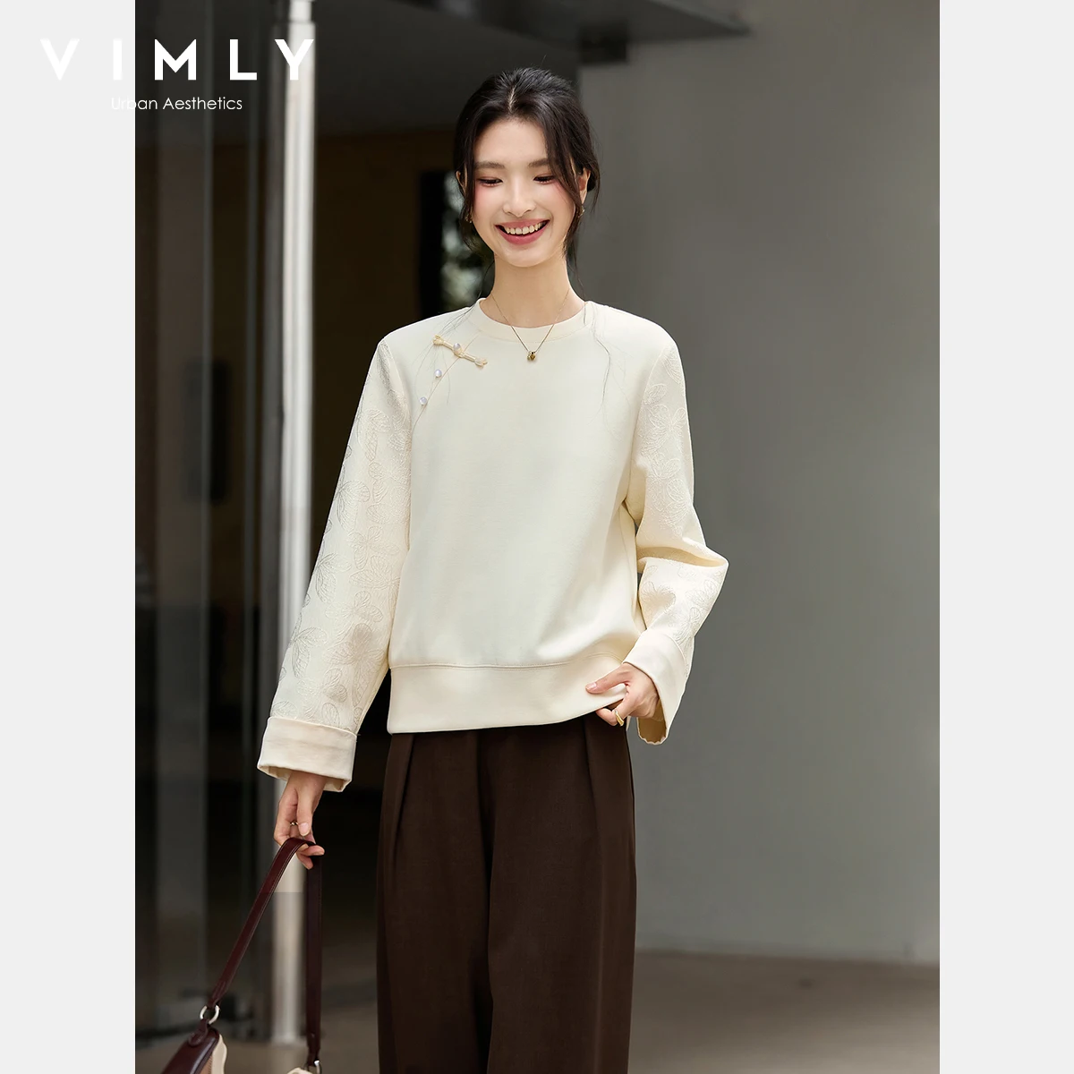 

VIMLY Sweatshirts Women Fashion Apricot Autumn 2025 Chinese Style Jacquard Sweater Round Neck Long Sleeve Knitted Tops A3027