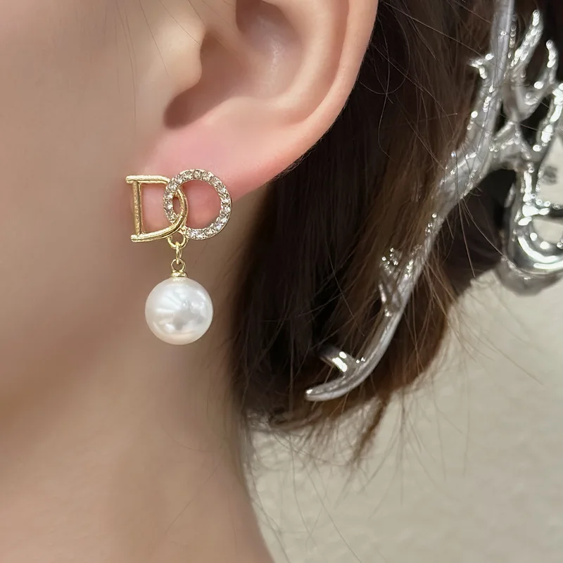 2024 new fashion stud female network red DO letter earrings S925 silver needle high-grade pearl earrings earrings