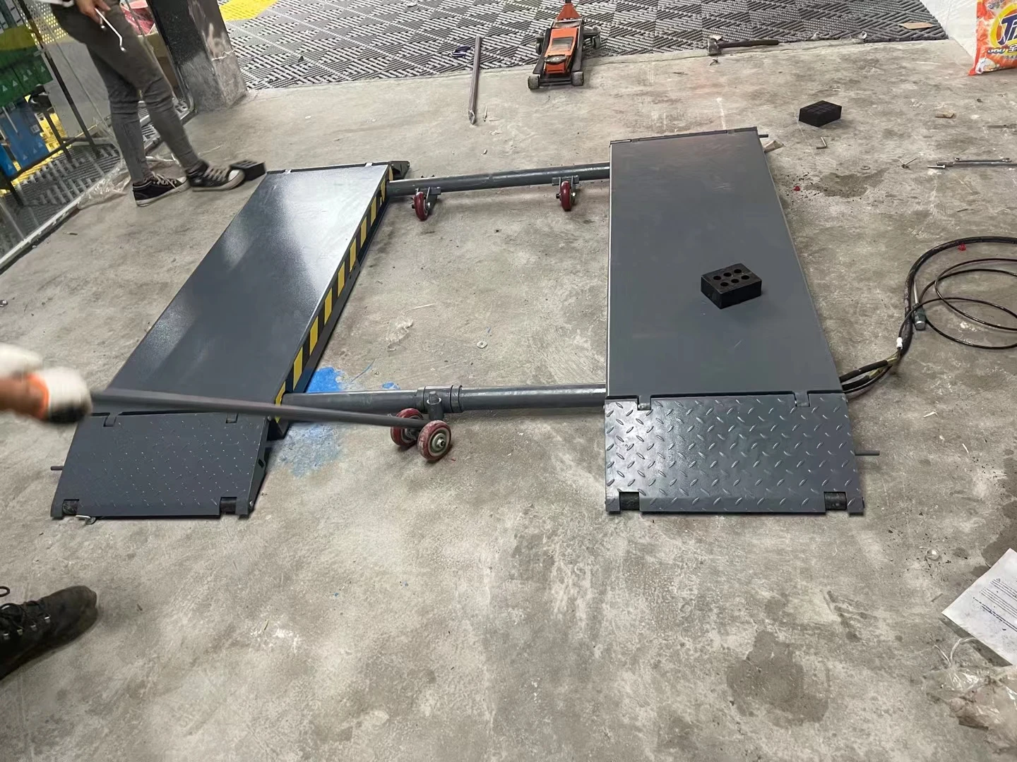 Portable Mid-rise Scissor Car Lift Car Hoist Scissor Auto Lift Car Scissor Lift Portable