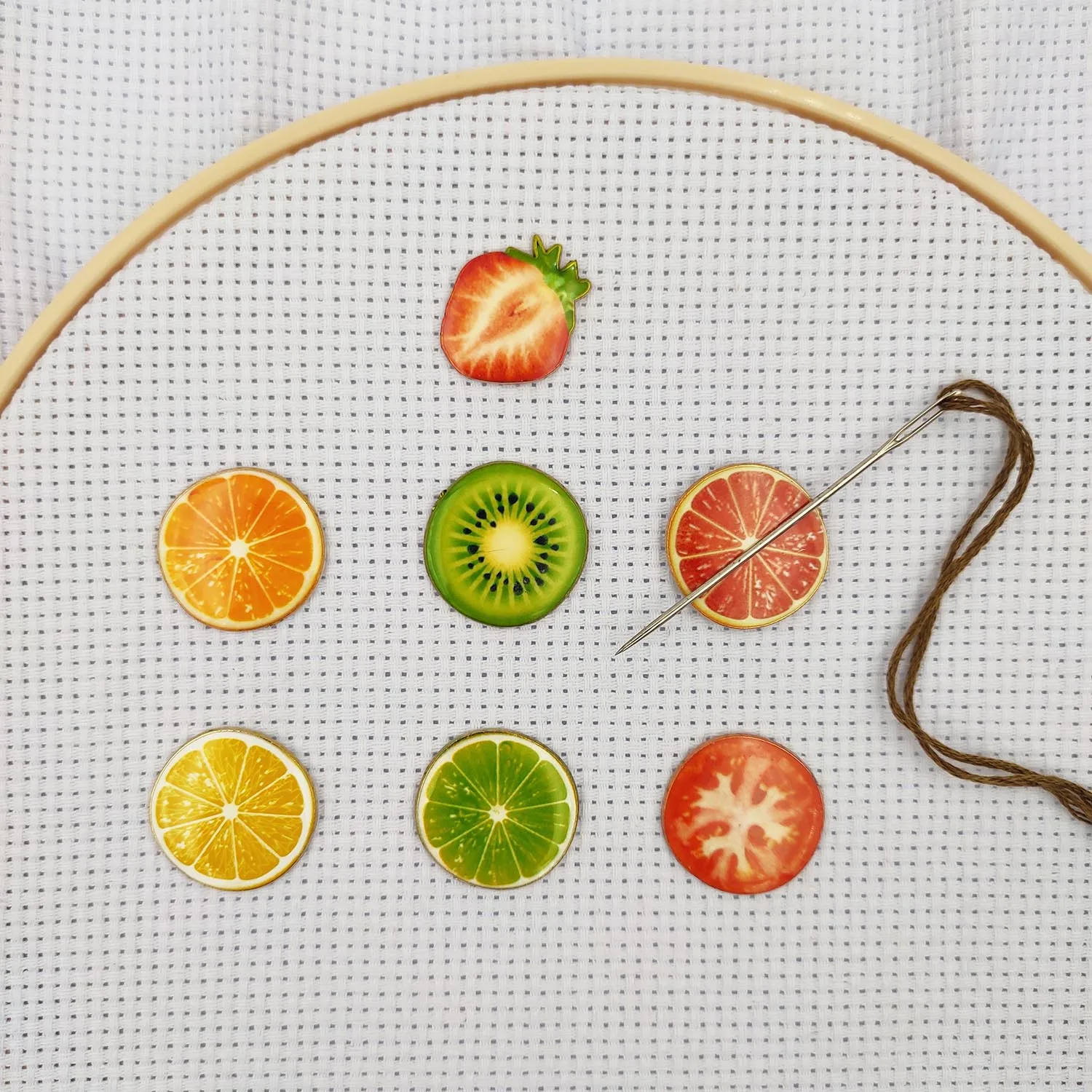 Needle Keeper Magnet Fruit 2pcs Needle Minder Set Magnetic Needle Keeper Finder Sewing Needles Holder Cross Stitch Embroidery