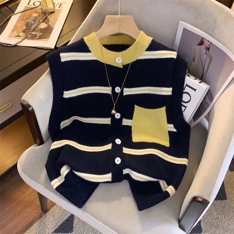 Spring Autumn New Fashion Commute Women Round Neck Spliced Striped Pockets Cardigan Button Sleeveless Loose Sweater Knitted Tops