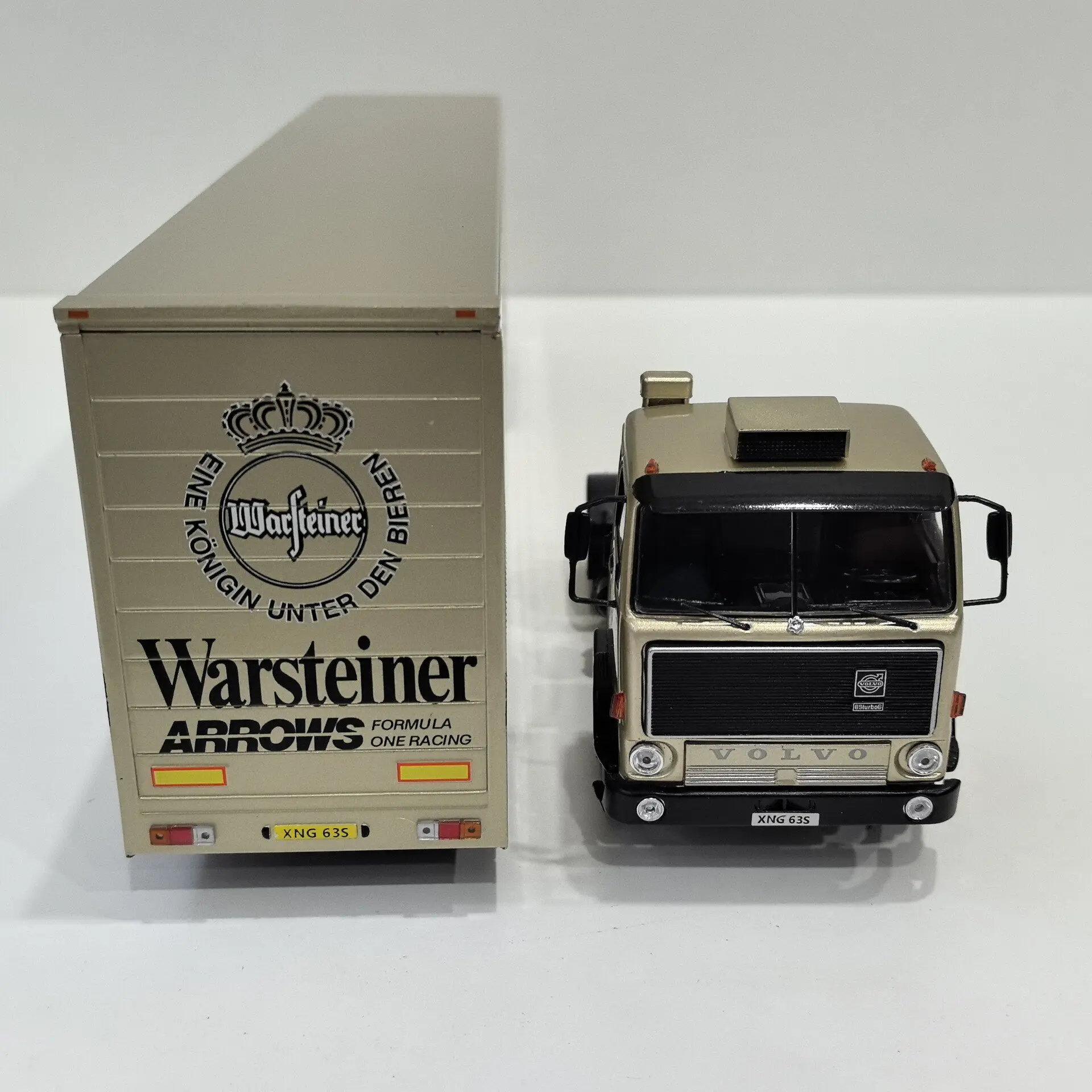 Diecast IXO 1/43 Scale VOLVO F89 1981 Trailer Truck Front Alloy Car Plastic X8T1 Alloy Car Model view 6