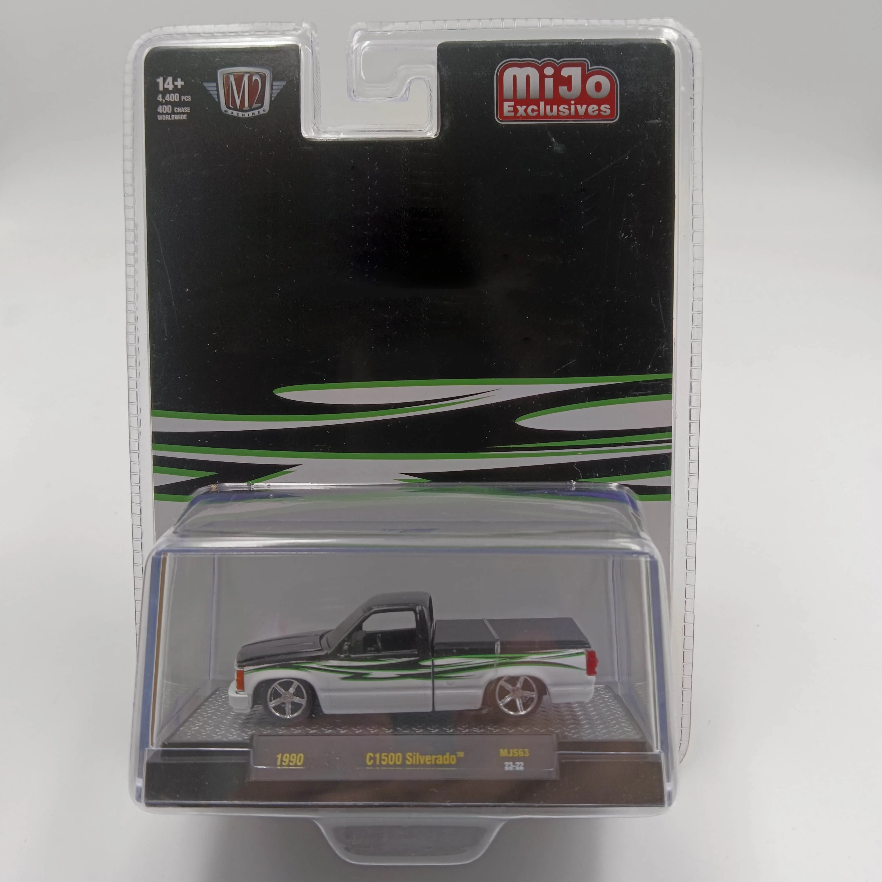 

M2 machines 1/64 1990 C1500 Silverado black Die-cast alloy car model collection display child gift