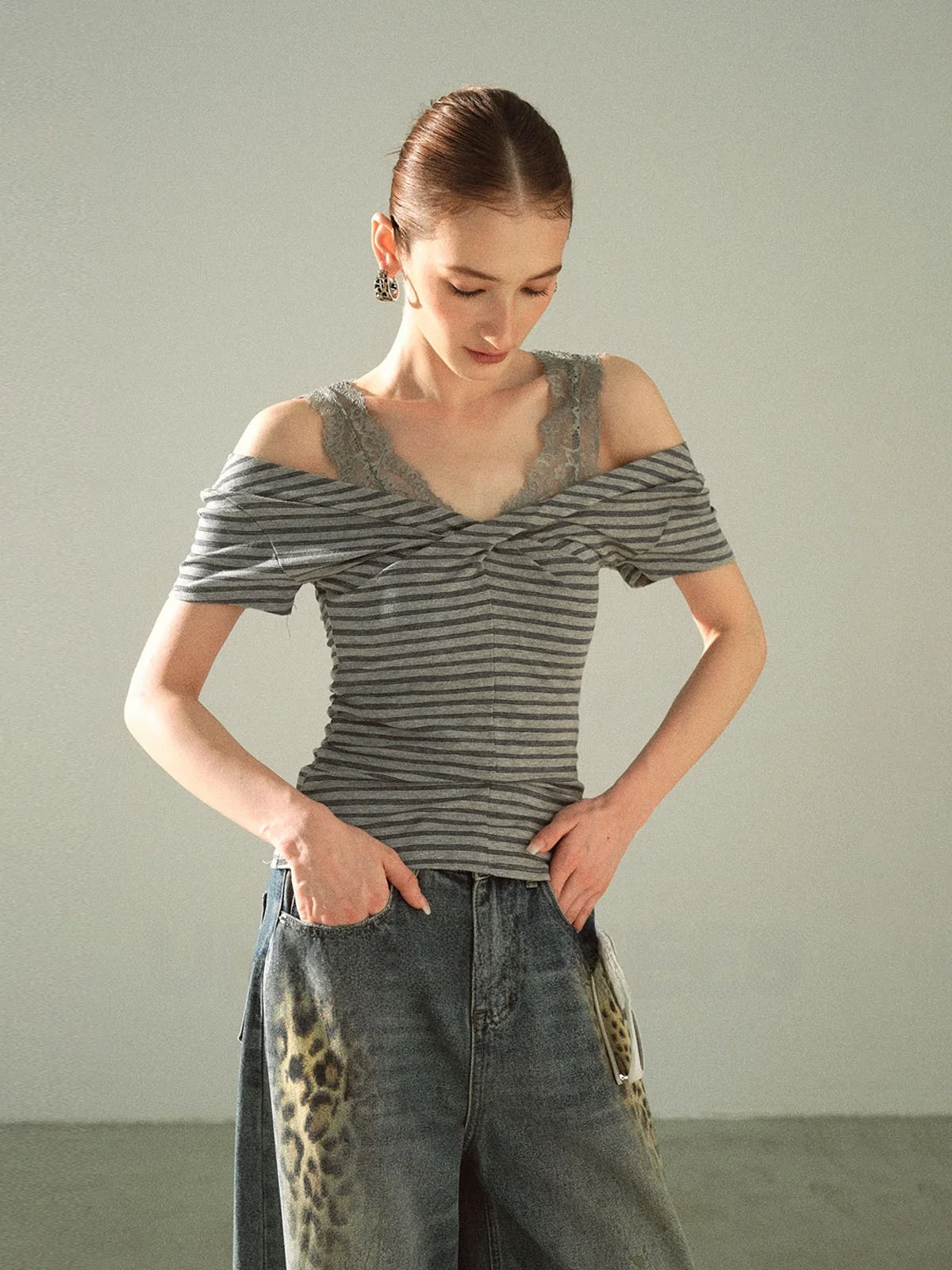 uniqueees-pure-desire-camiseta-con-nudo-de-ballet-y-rayas-cruzadas-estilo-casual-manga-corta-corte-ajustado-algodon-y-poliester-top-para-mujer