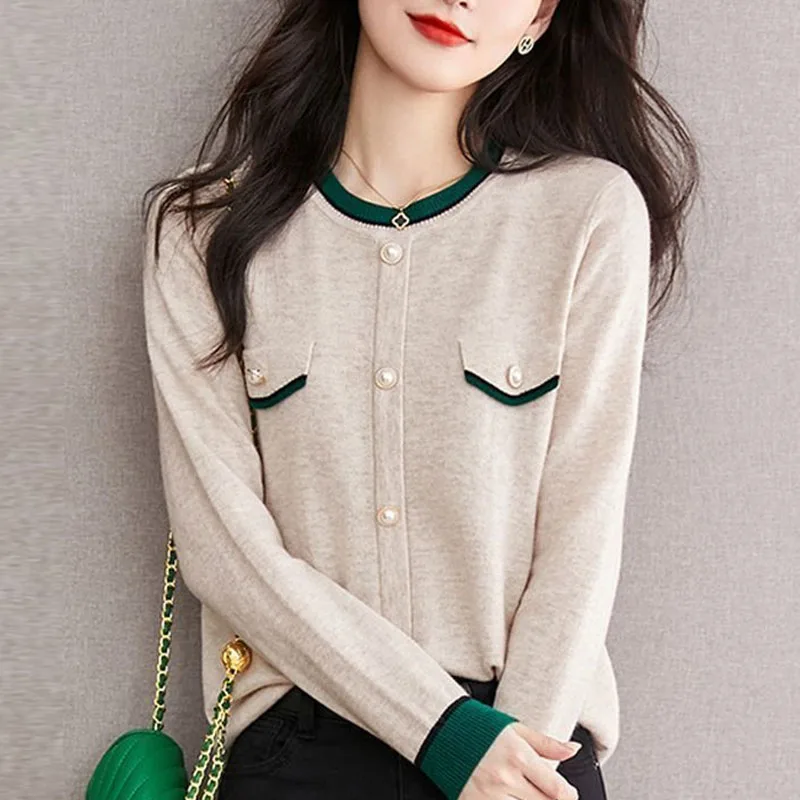 New Autumn Fashion Trend Small Fragrance Round Neck Color Matching Versatile Loose Fit Slimming and Age Reducing Women\'s Sweater