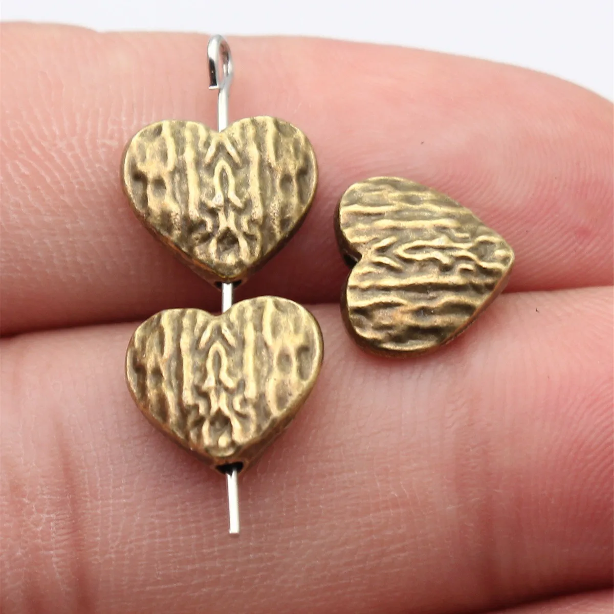 10pcs 12x11mm 3 Colors Textured Heart-Shaped Beads Jewelry Accessories