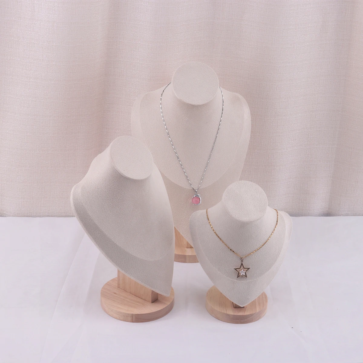 المخملية صورة قلادة عرض قلادة المنظم مجوهرات عرض موقف مجوهرات المعرضة تمثال نصفي قلادة قلادة نافذة العرض