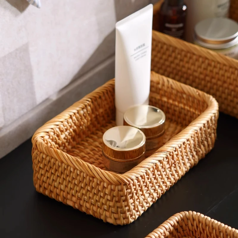Rattanowy organizer do makijażu Premium Woven Desktop Storage for Cosmetics Skincare Prostokątna ozdobna taca Szuflada do sypialni