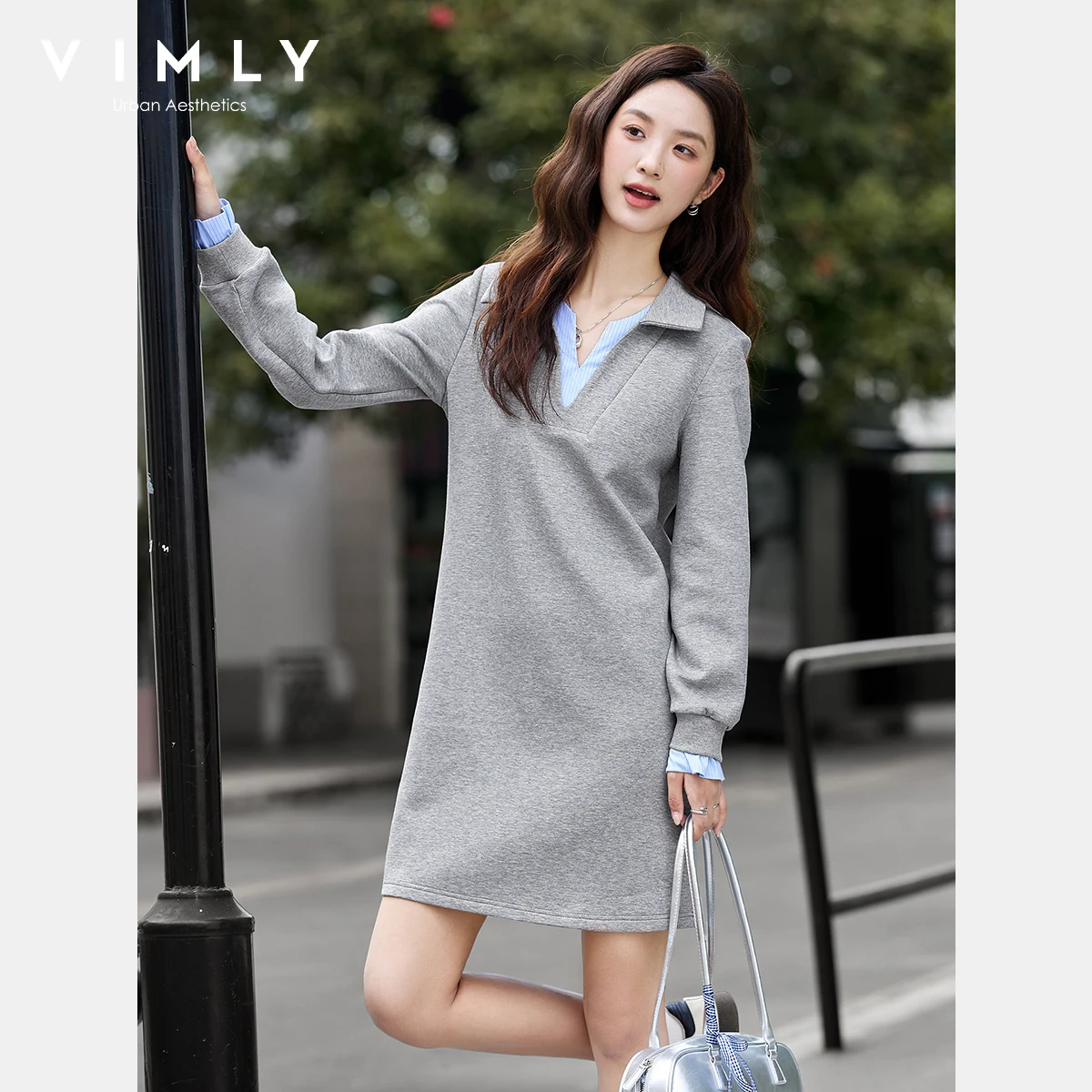 

VIMLY Autumn Short Grey Dresses Women 2025 Contrast Color V-neck Ladies Dress Elegant Straight Knit Dress Female Clothing A2130