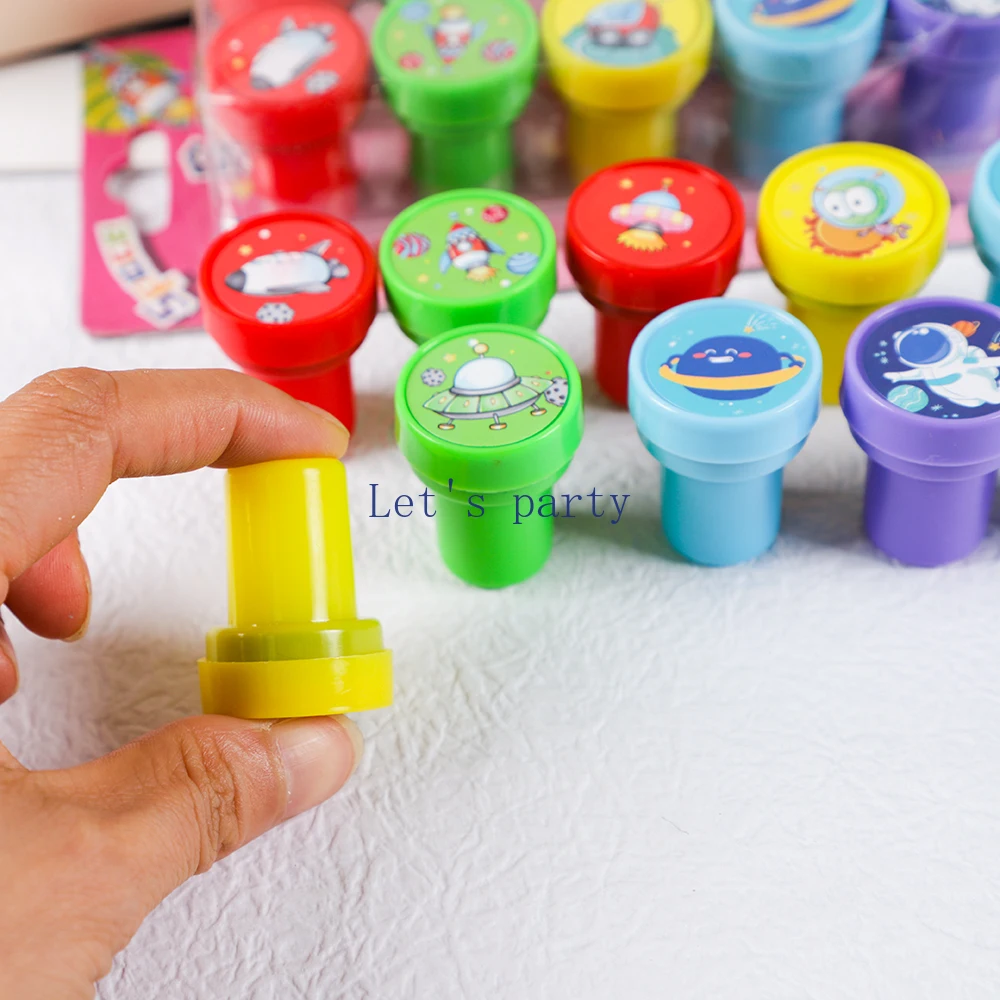 10Pcs Cute Astronaut Rocket Theme Self-ink Stamps Toys for Kids Outer Space Birthday Party Favors Pinata Kindergarten Rewards