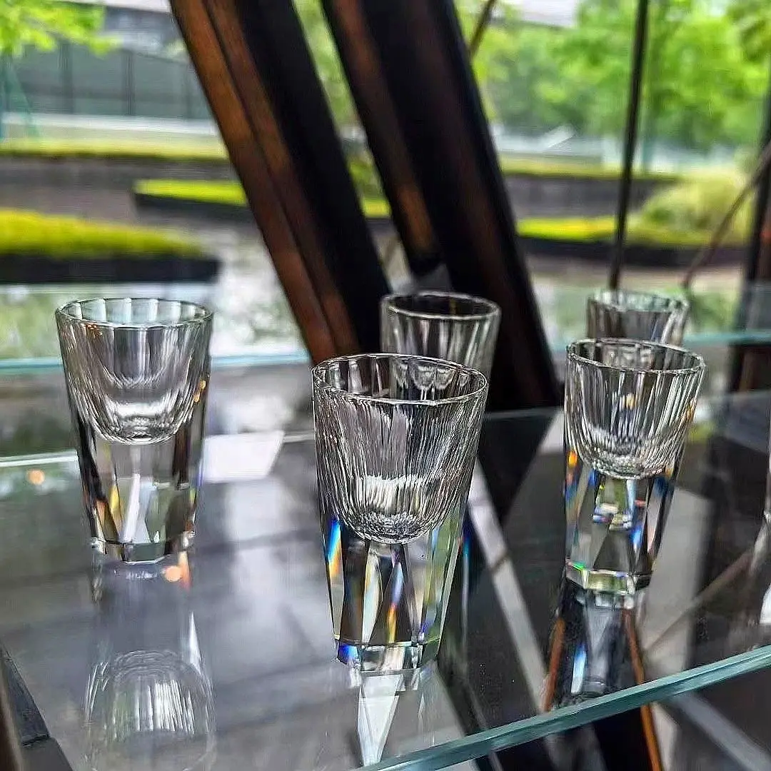 

Graduated Set Faceted Crystal White Wine Glasses Diamond-Cut High-End Wine Glasses Home Decanter Creative Wine Glasses