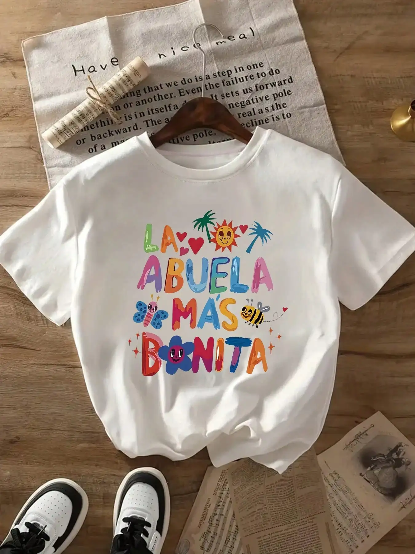 レディース La Abuela Es Mas Bonita グラフィック T シャツ - カラフルなレトロプリント 夏に最適 おばあちゃんへの理想的なギフト