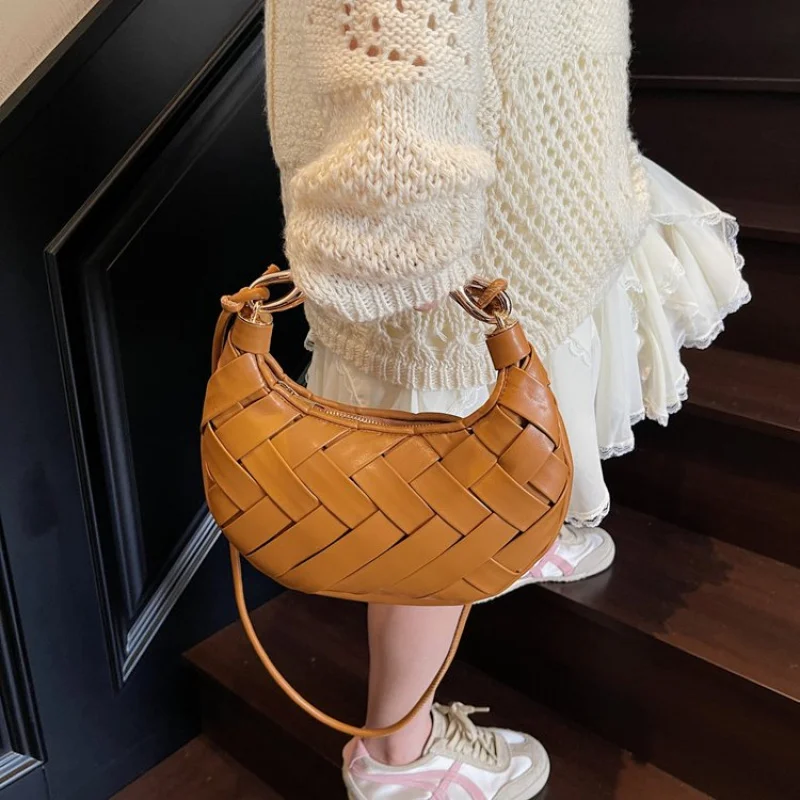 

Elegant Women's Handbag Made Of Premium Leather Boasting Paris High-End Lasting Commuter Design​