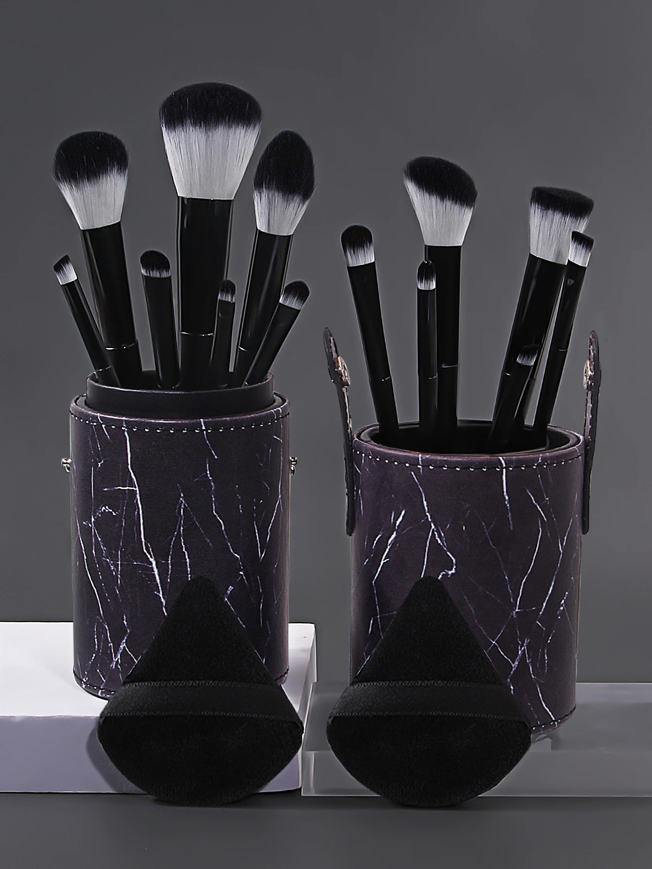 16PCS 하이 엔드 블랙 메이크업 브러쉬 세트, 부드러운 강모 블러쉬 브러쉬, 아이 섀도우 브러쉬, 컨투어링 브러쉬, 스펀지 파우더 퍼프, 보관 버킷